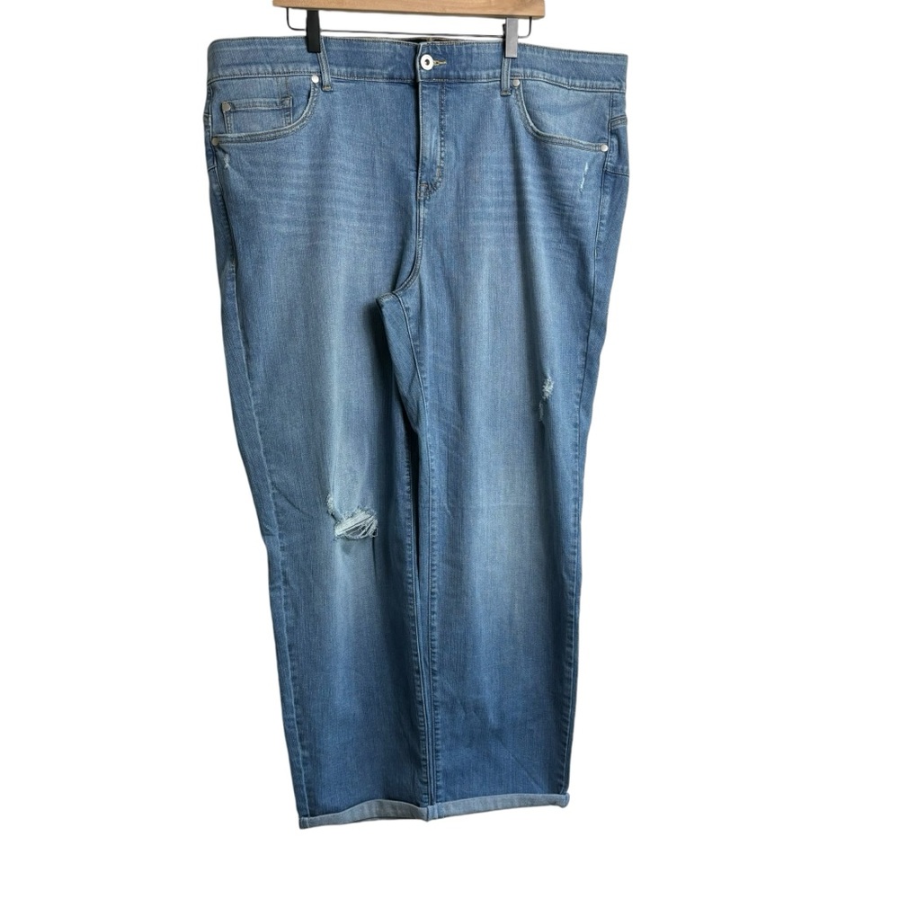 TORRID Bombshell straight distressed light blue size‎ 24 tall New with Tags